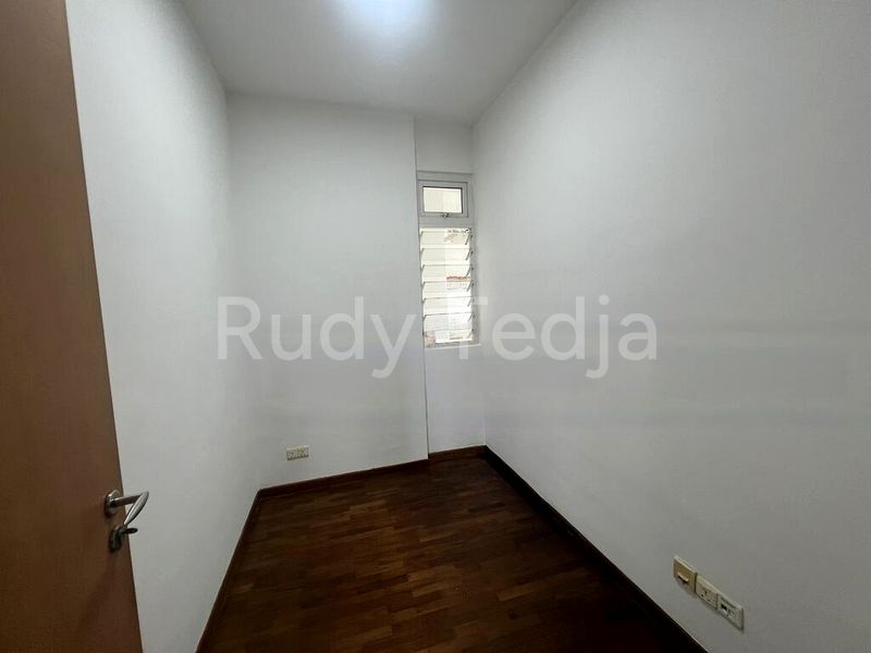 3 Bed Condo for Sale in  Summerhill - Image 1